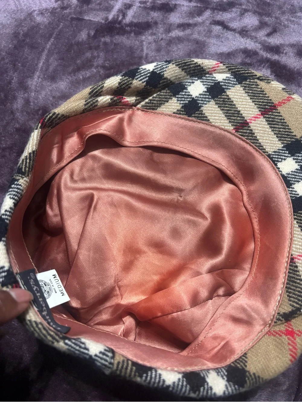 Burberry Vintage Check Flat Cap in Beige, Black & Red